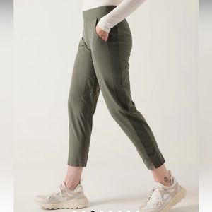 Athleta Brooklyn Ankle Pant, Women’s Active Athleisure Workout Pants, Size 4